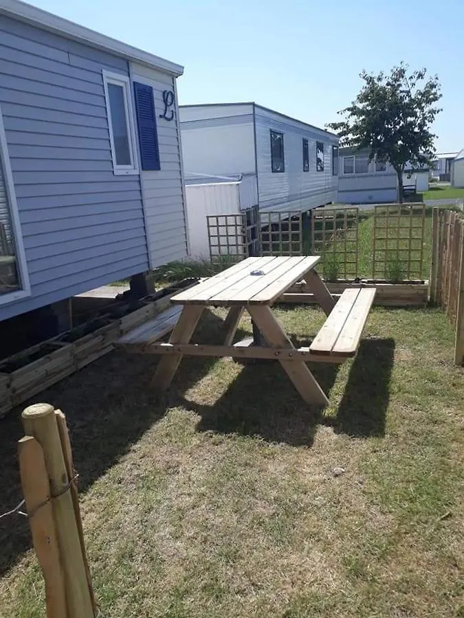 Stacaravan 4Pers In Bredene Met Eigen Tuintje 2449 Holiday home